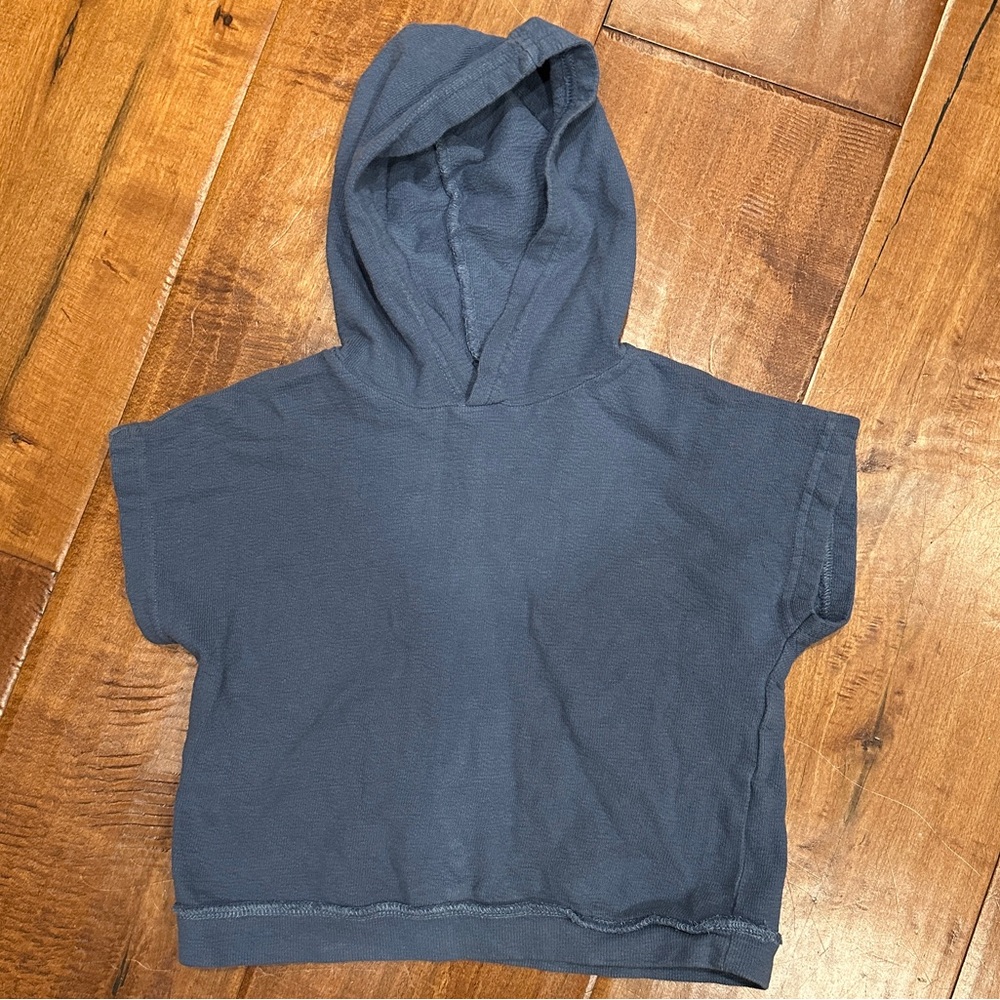 GREAT CONDITION ZARA TODDLER BOYS SHORT SLEEVE HOODIE.